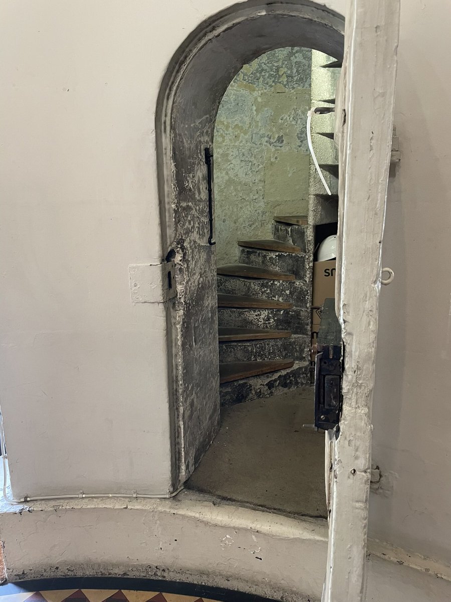 Secret steps…<a href="/stgilesfields/">St Giles-in-the-Fields</a>