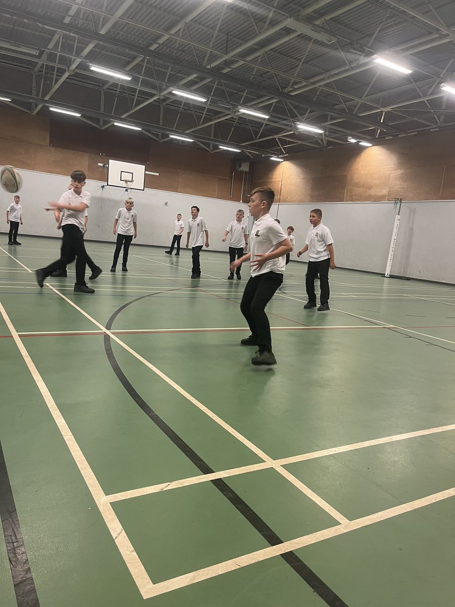 AfonTafRugby's tweet photo. Great to see the boys making the most of lunchtime rugby over the last 3 days π
With 63 boys playing from years 10&11, 9 and 8 and numbers growing week on week πͺ
#teamtaf https://t.co/f5SsnqT1lt