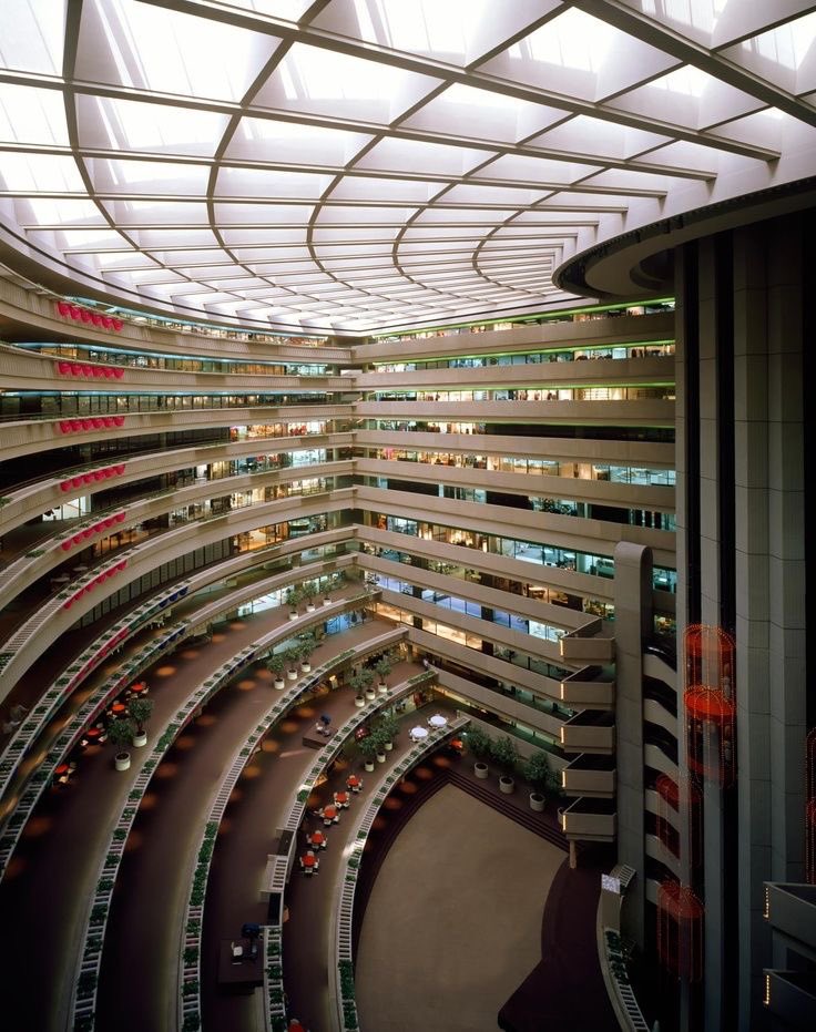 luusssso's tweet photo. The neo-futuristic interior designs of architect John C. Portman https://t.co/rm5WEjtFDY