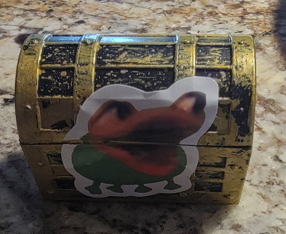 beyondthesage's tweet photo. Found this frog on the street, kinda weird looking https://t.co/OxEZW1iTnd