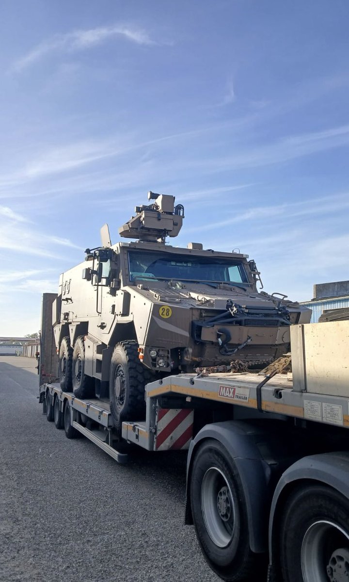 Chef de corps du 68e RAA (@68eraa_cdc) on Twitter photo La modernisation de l’<a href="/armeedeterre/">Armée de Terre</a> s’incarne concrètement au régiment.
Aujourd’hui, livraison d’un nouveau GRIFFON, celui-ci dédié aux équipes d’intervention de maintenance, pour soutenir au plus près, en cohérence, les unités au combat. #SCORPION #Modernisation #LPM La modernisation de l’<a href="/armeedeterre/">Armée de Terre</a> s’incarne concrètement au régiment.
Aujourd’hui, livraison d’un nouveau GRIFFON, celui-ci dédié aux équipes d’intervention de maintenance, pour soutenir au plus près, en cohérence, les unités au combat. #SCORPION #Modernisation #LPM
