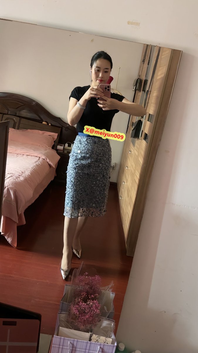 你是我藏在手机里触手可及的遥不可及！ https://t.co/ttNGXXZcCw