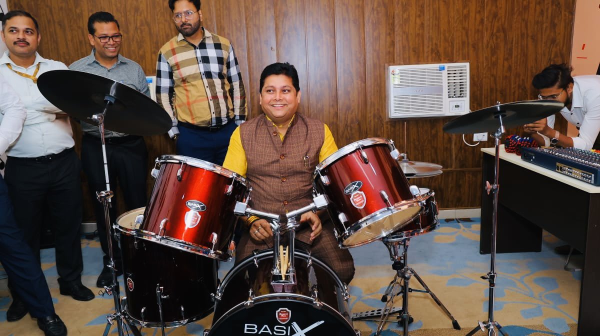 Swadesh Kumar Singh tweet media