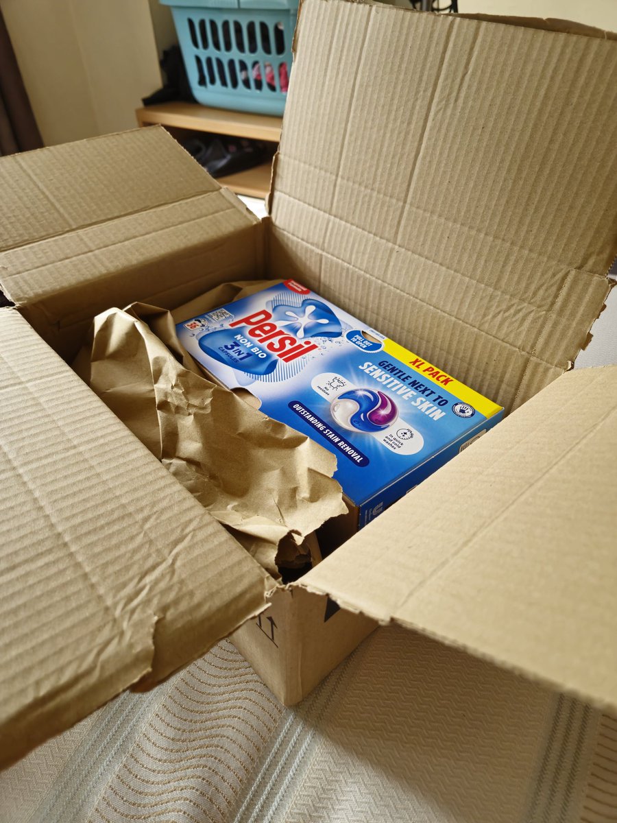 Manchestertwang's tweet photo. @AmazonUK please explain why I have to wait until 30/10/24 for a refund.  I ordered an expensive PC but received the below!  The PC was a gift for my husband's special birthday which has now been &amp; gone.  You have my money &amp; you've also had the Persil returned/signed for. https://t.co/0kOfYsRxBu