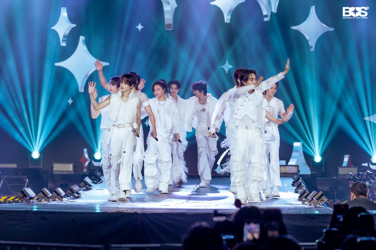 ภาพบรรยากาศรอบหาดใหญ่ของ
Knock Knock Knock :
BUS 1st THAILAND FANCON TOUR

พวกเราขอบคุณทุกคนที่มาสนุกไปทุก ๆ โชว์ของพวกเราในรอบหาดใหญ่นะค้าบบ ✨ #17

#BUS_KnockKnockKnock_HatYai
#BUS1stFANCON_KnockKnockKnock
#BUSbecauseofyouishine