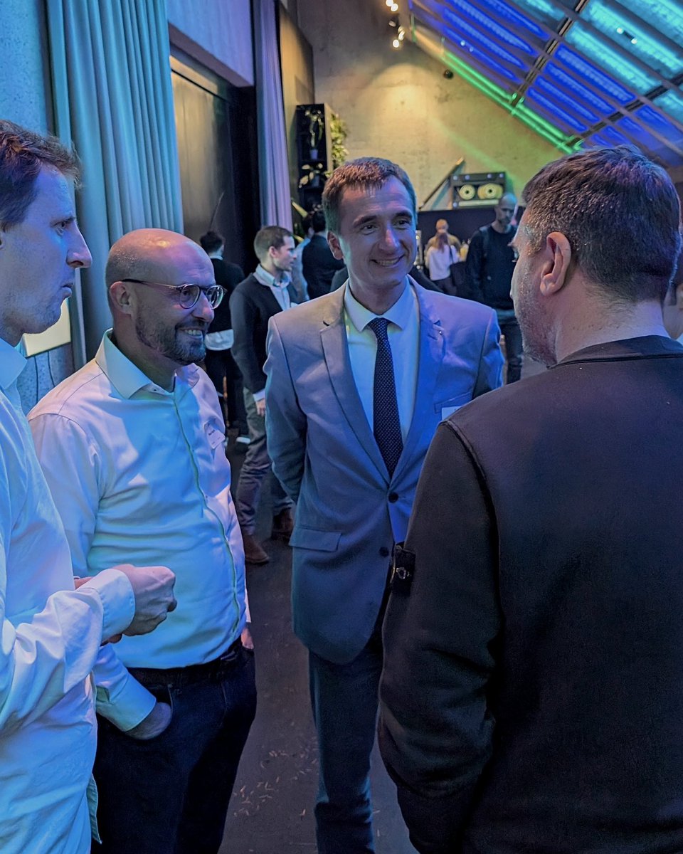 VlcekStarostove's tweet photo. Startupy jsou hybnou silou inovací, které zásadně mění svět. Novým firmám a nápadům musíme otevřít cestu, dát jim příležitost zazářit a vytvořit takové podmínky, aby neodcházely do zahraničí, ale podílely se na budování naší ekonomiky.
 
Proto si moc vážím pozvání od @kaya_vc na akci o nové ekonomice věnované spolupráci předních evropských startupů a venture kapitálu. Je to jedno z témat, na které se chci zaměřit, koneckonců vepsali jsme ho také do nové Hospodářské strategie.

V úterý v tomto duchu proběhlo první jednání Koordinační rady pro investory a startupy, kterou jsme uspořádali prostřednictvím agentury @CzechInvest_CZ . Z diskuse vyplynuly důležité podněty a už teď na @mpo_tweetuje pracujeme na jejich řešení.