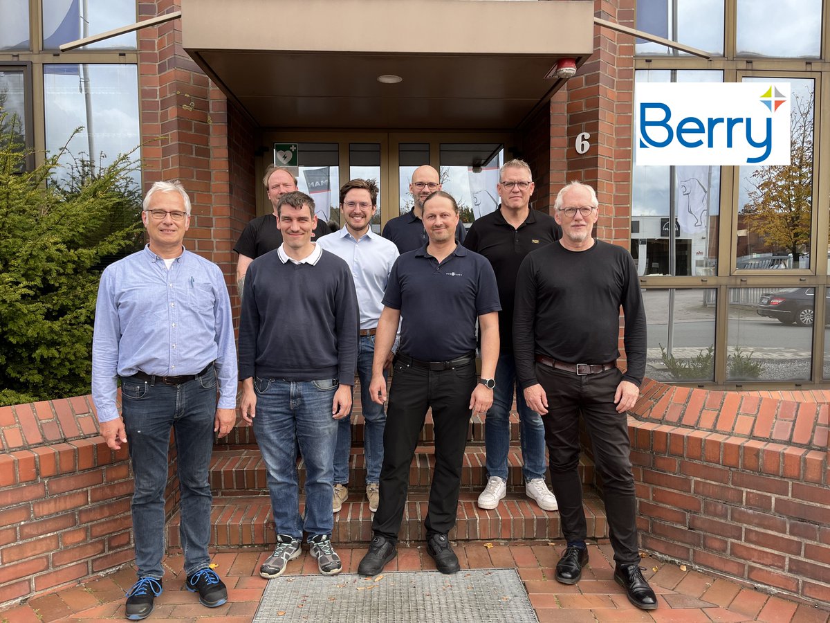 Berry Superfos war in Bremervörde Gastgeber des GKV Energieeffizienz- und Klimaschutz-Netzwerks. Netzwerkmoderator Carsten Ernst führte einen spannenden Erfahrungsaustausch und Christoph-Richard Kühn stellte das Praxisbeispiel von Veolia Kunststoffrecycling mittels EnEffCo® vor.