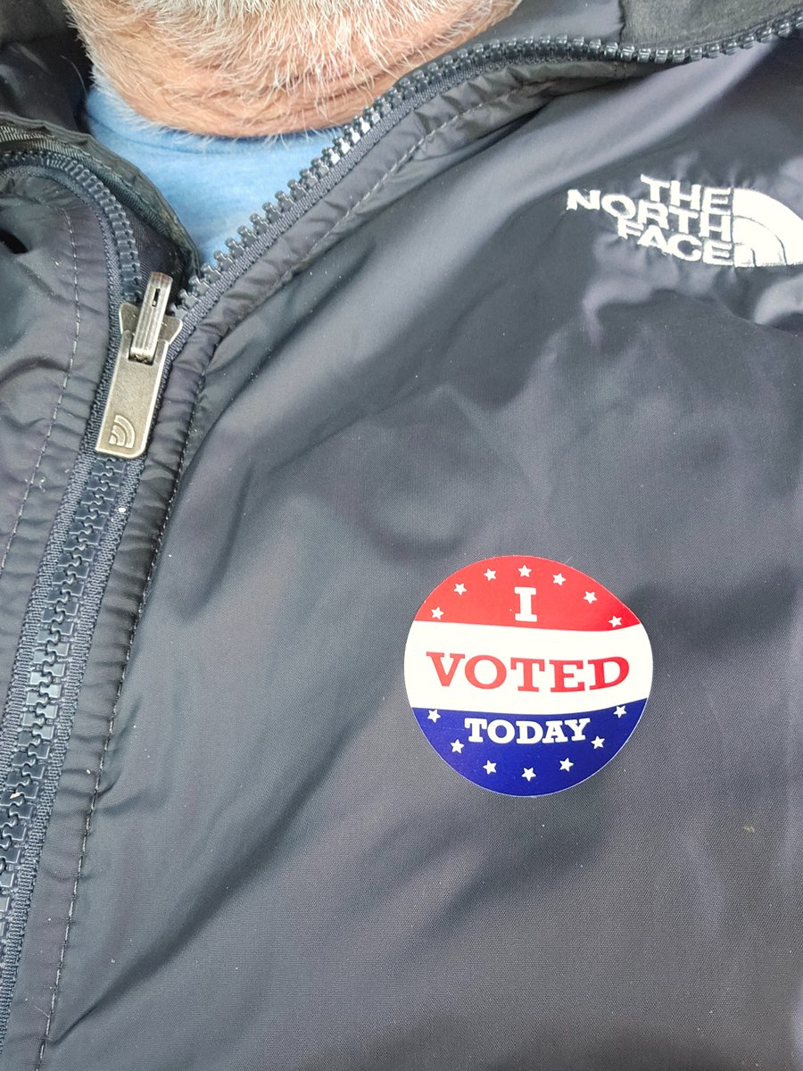 yancycollins's tweet image. I just voted a straight blue 💙 💙💙💙💙 ballot in North Carolina! #HarrisWalz #JoshStein #JeffJackson #MoGreen