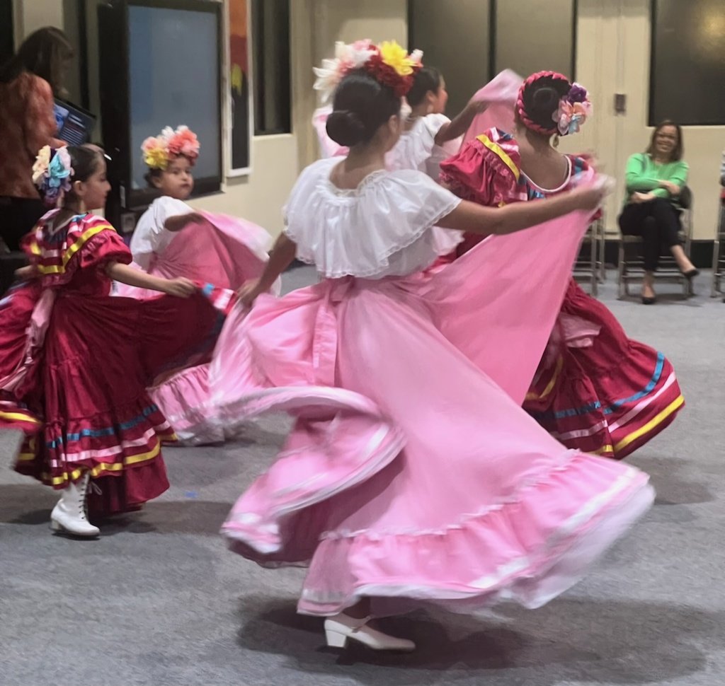 Our celebration of Hispanic Heritage Month culminated with a parade of flags and dance on Tuesday night.
#wsfcsvirtualacademy #arcticfoxes