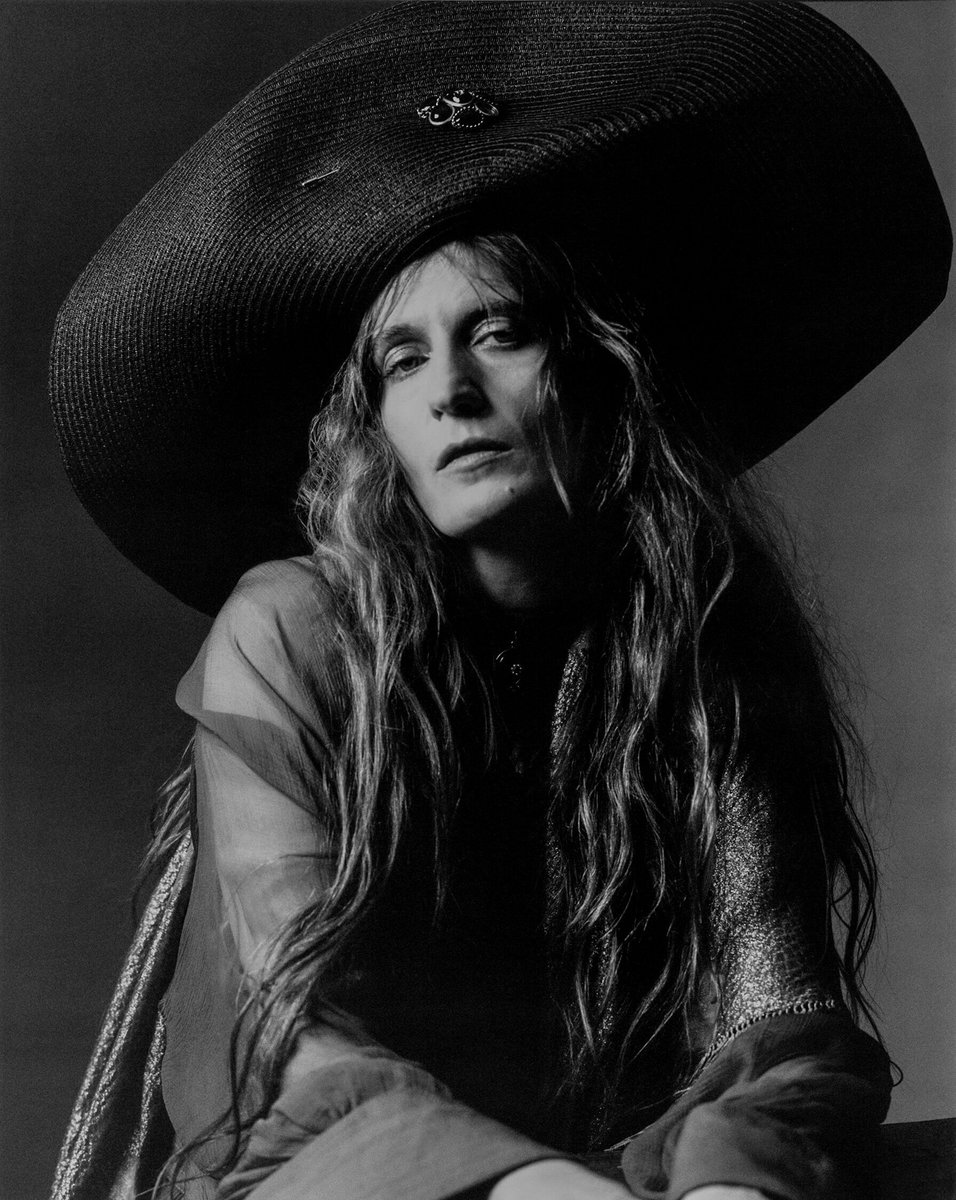 picsofflorence's tweet photo. florence at new york times style magazine, 2024 https://t.co/BAkdHIfHkR