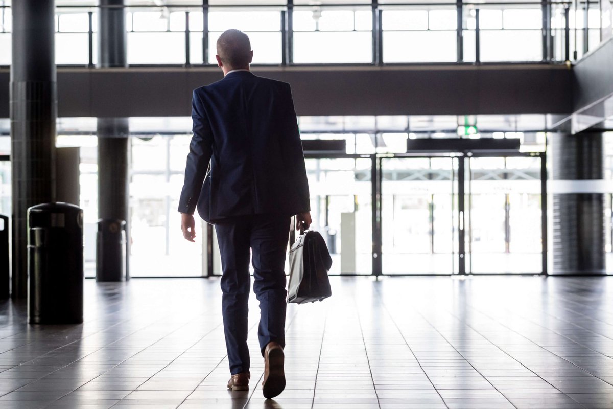 dreamcloud7's tweet image. Bent u van plan om tussentijds een arbeidsovereenkomst met uw werknemer te beëindigen? Een correcte afhandeling van dit proces vereist niet alleen tijd, maar ook de nodige arbeidsrechtelijke kennis. Lees meer: sowo.kr/HkAxHRrW