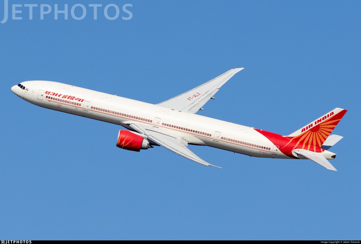 Turbinetraveler's tweet photo. @airindia @HeathrowAirport #AI129 is descending into London @HeathrowAirport currently holding at 9000ft https://t.co/K35ZqPyxgj