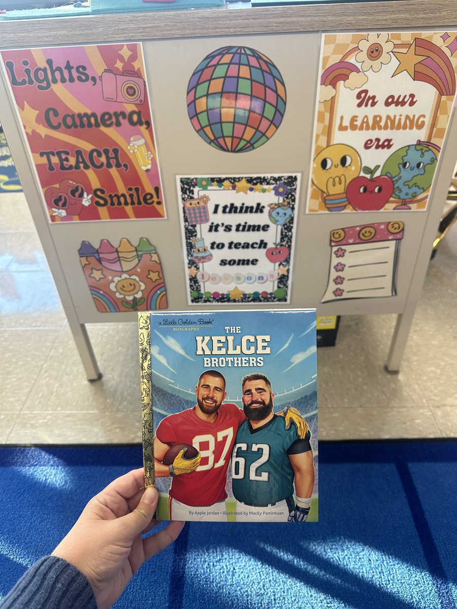 EmilyRose474's tweet photo. The newest addition to our 2nd grade classroom library… teaching the important stuff 🏈🏆🤭🎤✨ @newheightshow @JasonKelce @tkelce #GreatestInTheLeague #AlrightNah https://t.co/njyDwrXFkR