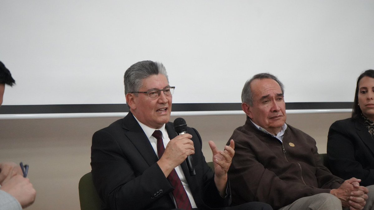 Salud_Ec's tweet photo. Luis Prieto, rector de @Uni_Indoamerica, señaló que el evento refleja el compromiso institucional con el desarrollo sostenible y el bienestar social a través de la educación. 'La salud renal es clave para el bienestar de las personas y el equilibrio del sistema de salud", indicó. https://t.co/3craM4xulT