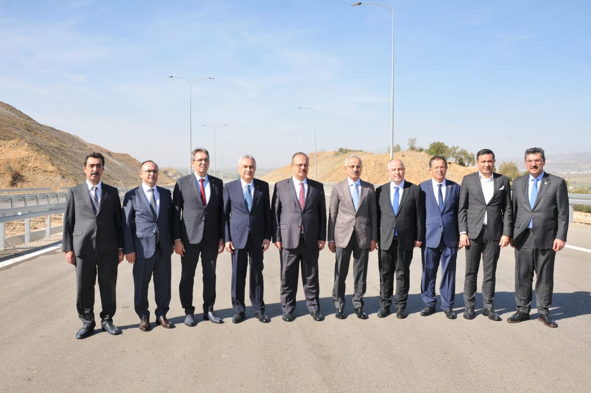 Ulaştırma ve Altyapı Bakanımız Sn. <a href="/a_uraloglu/">Abdulkadir URALOĞLU</a>’nun katılımlarıyla 163 km’lik uzunluğu ve modern altyapısıyla bölgemizin ulaşım haritasını yeniden çizen Aydın-Denizli Otoyolu trafiğe açılış törenine katıldık.

Başta hemşehrilerimiz olmak üzere tüm ülkemiz için hayırlı olsun.