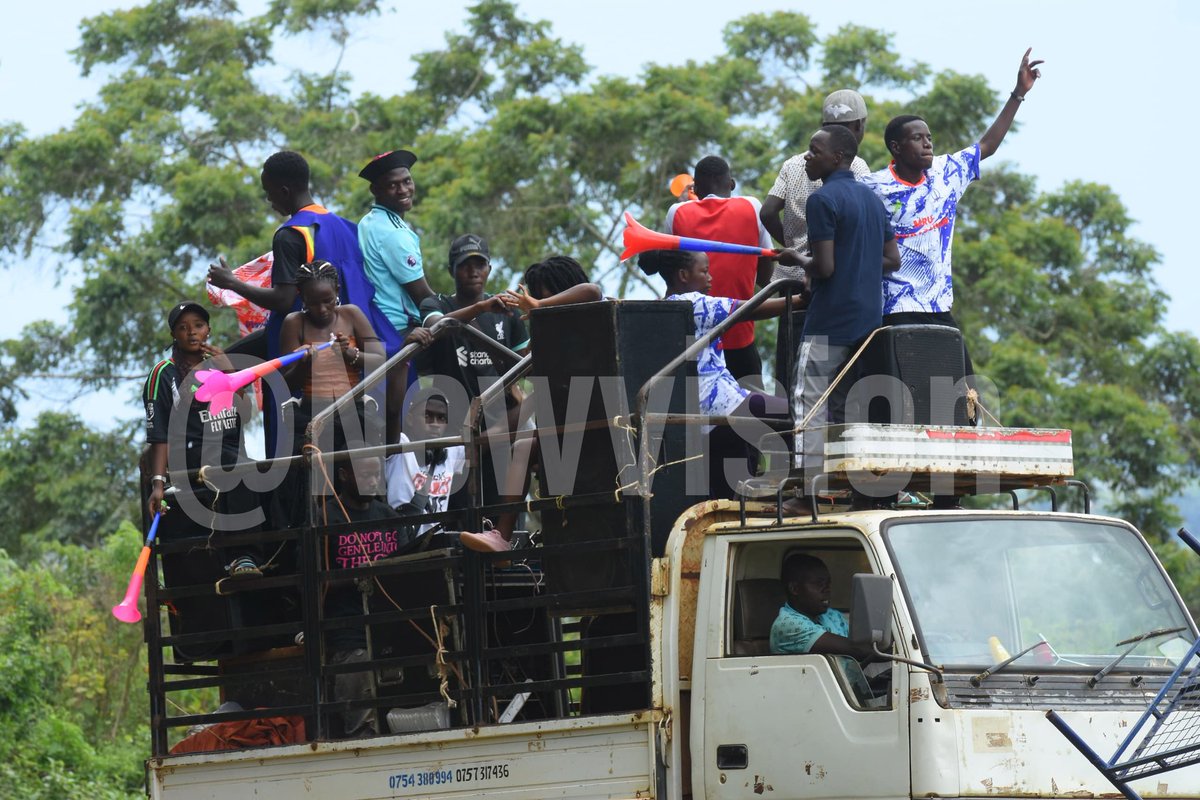 Vision Sport (@newvisionsport) on Twitter photo Happening now: Muteesa 1 Royal University is hosting Mbarara University Of Science and Technology at Muteesa 1 grounds in Masaka.
The game will be live on Wanluo TV and Bukedde TV2 at exactly 4pm.
#VisionSports | 📷 <a href="/charlesmusoke17/">charleslwanga</a> Happening now: Muteesa 1 Royal University is hosting Mbarara University Of Science and Technology at Muteesa 1 grounds in Masaka.
The game will be live on Wanluo TV and Bukedde TV2 at exactly 4pm.
#VisionSports | 📷 <a href="/charlesmusoke17/">charleslwanga</a>