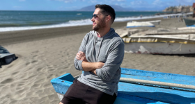 Taking a well-deserved morning break after so much study for my upcoming role as Ernesto in Don Pasquale.
Nature always helps me reconnect with myself and recharge for the challenges ahead.

#edgardorocha 
#edgardorochatenor 
#OperaLife