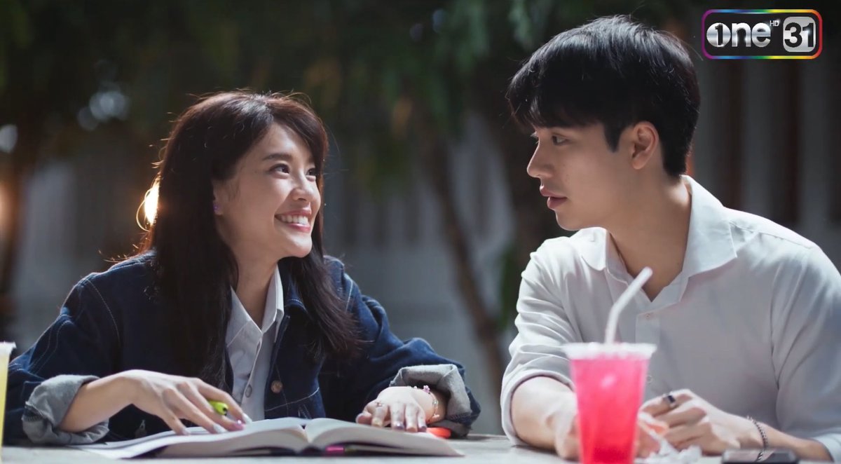 lukMaewcc's tweet photo. เคมีเคใจดีม่ายหวายยยย😭ดีแบบดี!!!
ทั้งในจอและนอกจอ✨🥹

Cherprang Actress 

#Oneสนั่นจอ2025
#CherprangAreekul
#9YearsOfYou #แต่ละปีที่มีเธอ https://t.co/Ieq9VYF6HO