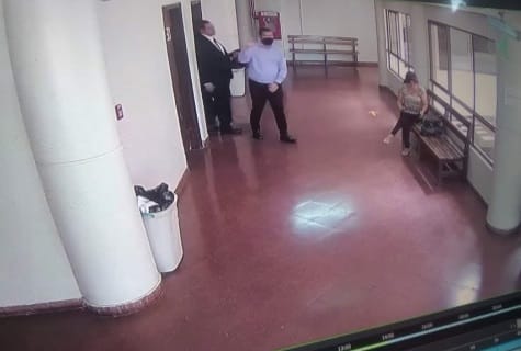 Suman las denuncias contra el Defensor Público de CDE Rodrigo Cuevas Tapari, conocido por acosar a hombres y maltratar a las mujeres, hasta la fecha no hay respuestas de las autoridades. <a href="/MDP_py/">Defensa Pública Paraguay</a> <a href="/adeppy_prensa/">prensaADEPPY</a> <a href="/ConsejoParaguay/">Consejo de la Magistratura (CM)</a> <a href="/PoderJudicialPY/">Corte Suprema CSJ</a> <a href="/Asomagjudpy/">Asociación de Magistradas Judiciales del Paraguay</a> <a href="/Jem_py/">Jurado de Enjuiciamiento de Magistrados</a> <a href="/DiputadosPy/">Cámara de Diputados</a>