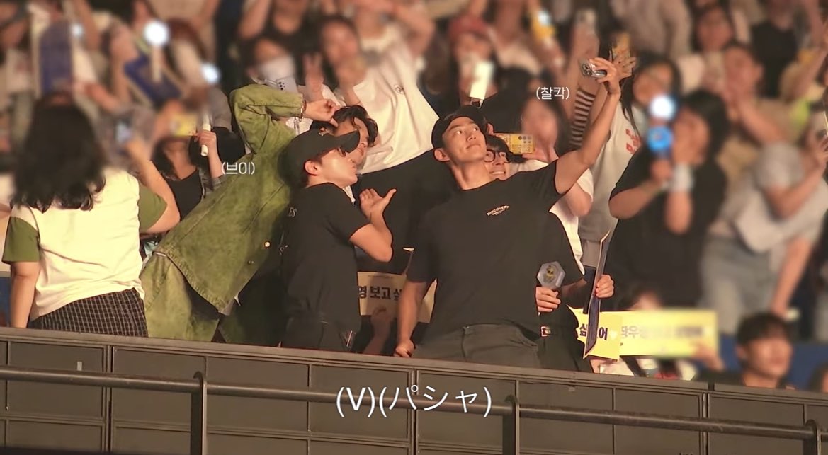 Team_Taec's tweet photo. HOTTESTはWOOYOUNGを踊らせる🕺🏻| 2024 FAN MEETING 「BE YOUNG」 ビハインド (EN/JP/TH/CN) https://t.co/CburLc8x59 @YouTubeより

 #2PM
 #ウヨン #テギョン #チャンソン 
 #TAECYEON  #옥택연 https://t.co/0FoWphP8C8