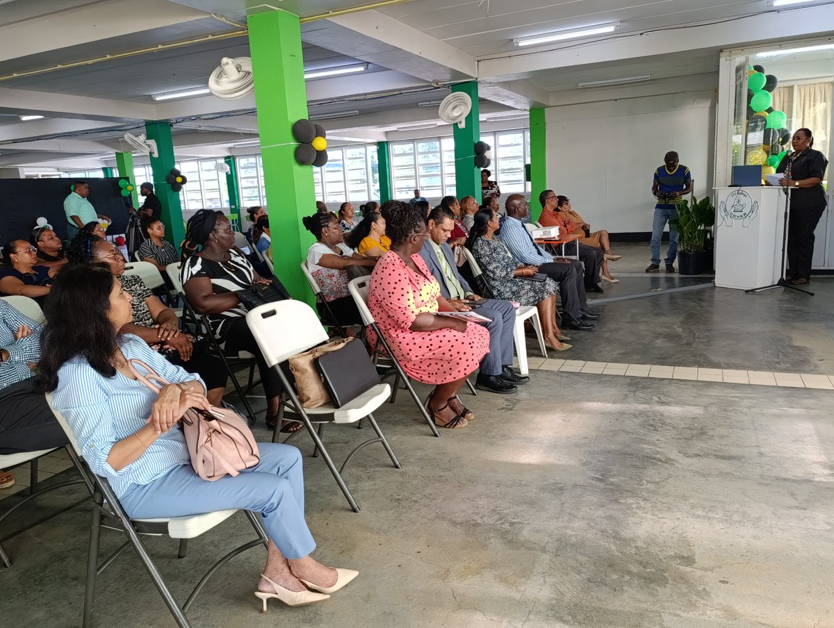 ICNurses's tweet photo. The Council for #Nursing in #Suriname with the Ministry of #Health &amp; EFS College (COVAB) recently provide 30 #nurses from various #healthcare institutions the opportunity to participate in the ICN Leadership for Change (#ICNLFC) programme to enhance #nursingleadership skills. https://t.co/b1YkbXhZxZ