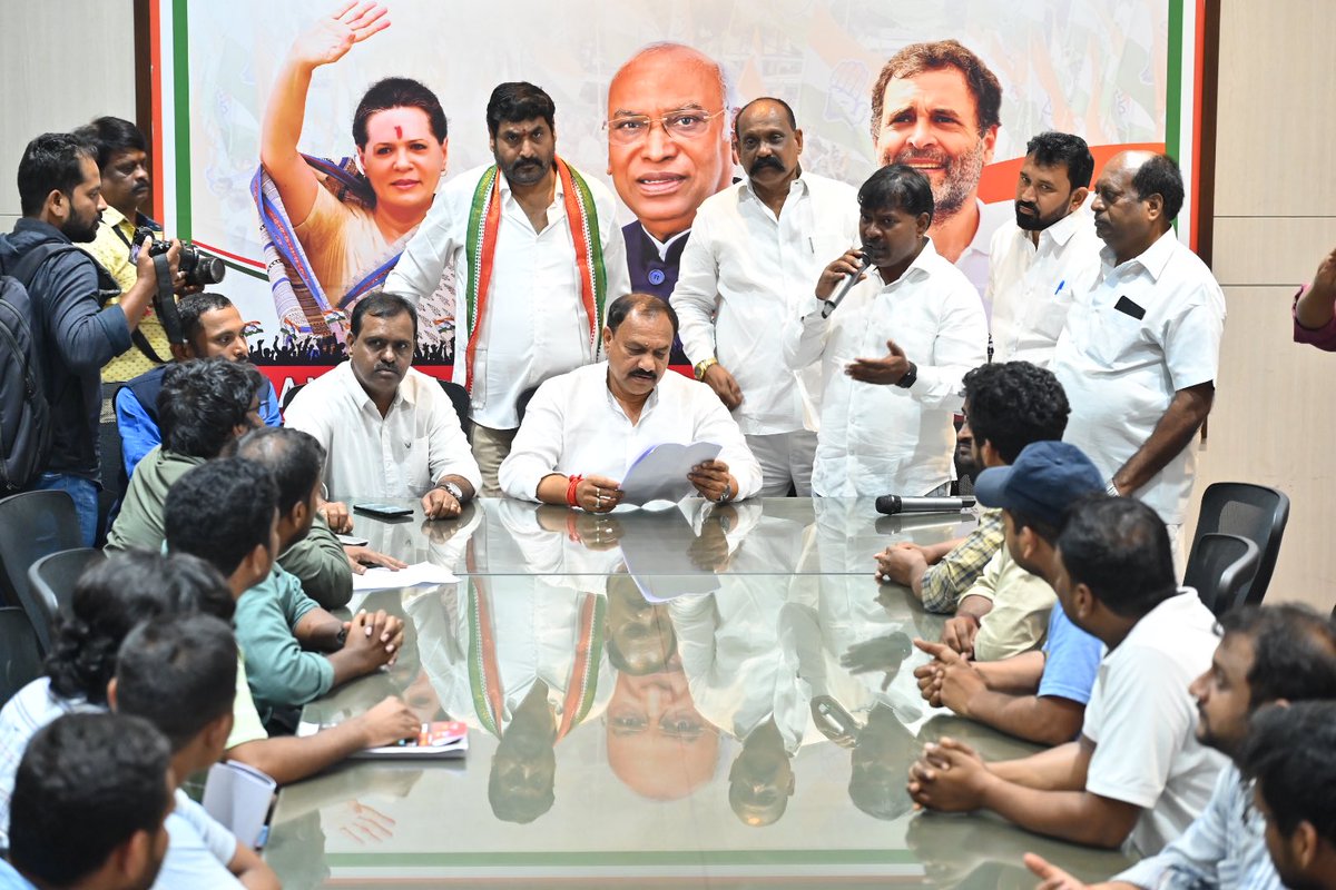 Bmaheshgoud6666's tweet photo. Had an insightful meeting with Group-1 aspirants today at Gandhi Bhavan. They shared their concerns about exam schedules and the impact of certain GOs. 

I understand that aspirants have already suffered due to delays in notifications and paper leakages under the previous government, which affected their future. 

I will take up these issues with the Hon’ble CM and concerned authorities to ensure a transparent and fair recruitment process. We’re committed to resolving these challenges and ensuring justice for all aspirants.