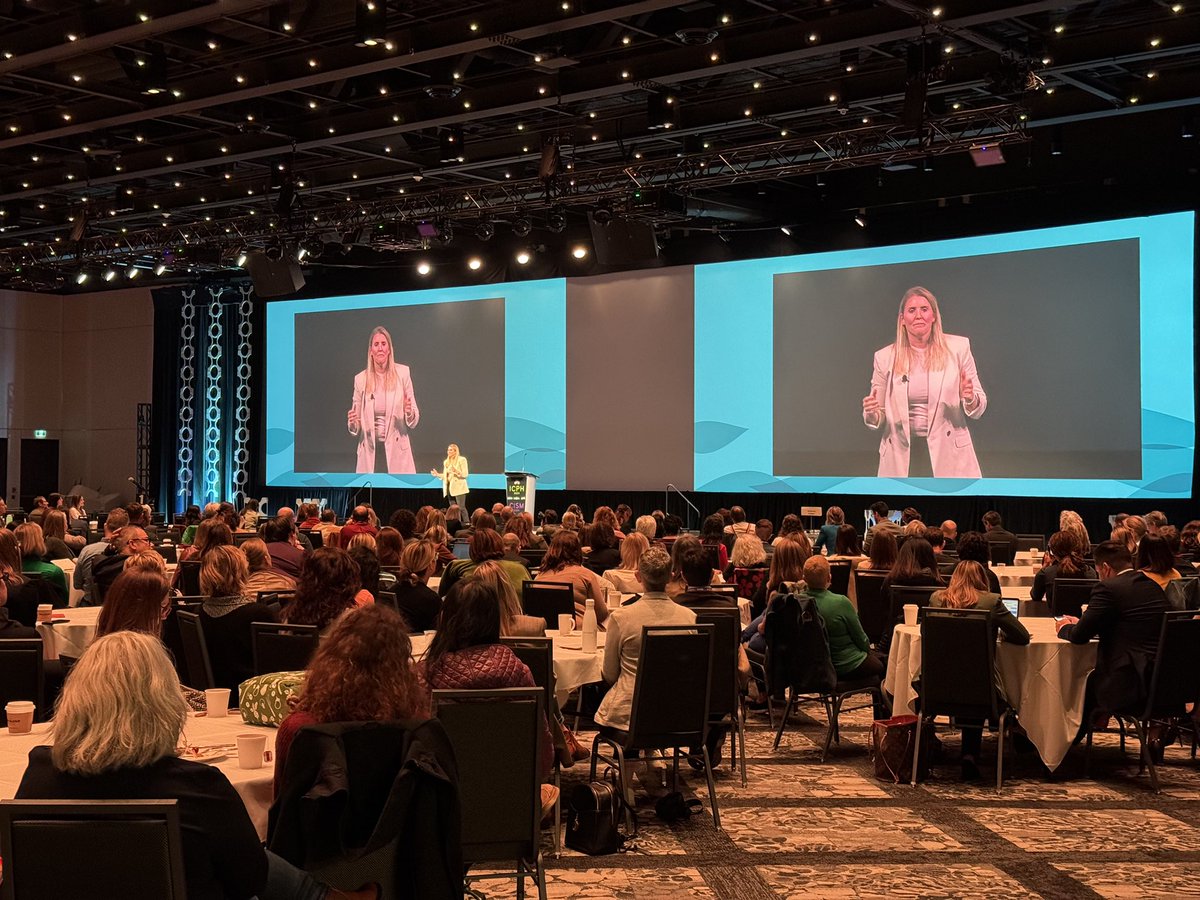 alvarezzzy's tweet photo. @MapleLeafs @CMAdocs @wick_22 As an athlete, Dr. Hayley Wickenheiser, shares her experience being taught of not being good enough, and as an Olympian, she recounts how sports taught her to deal with success and failures.

"It's just hockey, not the end of the world"

#doctorsarehumanstoo #IamHuman #ICPH2024 https://t.co/QaVSqmopIX