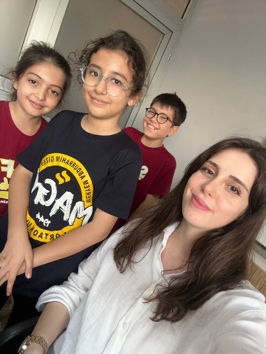 asgull01's tweet photo. öğretmenliğin en güzel yanı
‘bir çift gülen gözler..🥰 https://t.co/Gh9fs16qlT