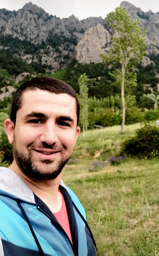efekentli000's tweet photo. Kış geldi memnun musunuz,kışçılar 😏
Havaların soğuması,nanemollaların da hastalık mevsimi başladı.
Nezle, grip, öksürük..
insanın olmadığı yer ruha iyi geliyor dostlar
#ormanda
#aksamadogru
#anıyaşa
🧿🌲💕🎶📿☕🙏 https://t.co/RW1XQfdnPb