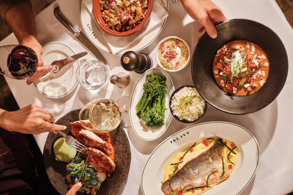 The Ivy is coming to Liverpool, just in time for Christmas! 🤩

The new restaurant will open on the bustling Castle Street with breakfast and brunch menus, A La Carte, midweek 1917 menu and The Ivy's signature Sunday Roast!

➡️ visitliverpool.com/blog/post/the-…