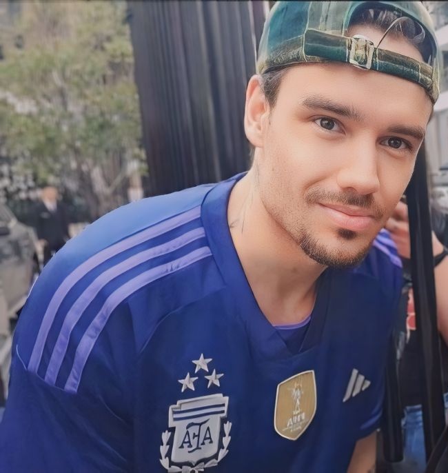 ArgentinaLiamP's tweet photo. Me consula saber que recibiste todo nuestro apoyo y amor. 💜 @LiamPayne Argentina Liam Payne siempre te va a amar 💜 https://t.co/wla6yKtQhg