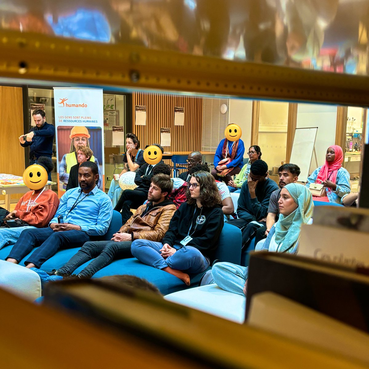 Jour de #hackathon solidaire <a href="/BSF_Inter/">Bibliothèques Sans Frontières</a> x <a href="/Humando_rh/">Humando</a> 🤖🙌 L'objectif ? Co-construire les futurs modules professionnels sur l'industrie et l'hôtellerie-restauration de l'application Karibu : bibliosansfrontieres.org/karibu/
Merci <a href="/FrancoisTaddei/">François Taddei</a> pour l'accueil à l'inspirant <a href="/lpiparis_/">Learning Planet Institute</a> 🙏