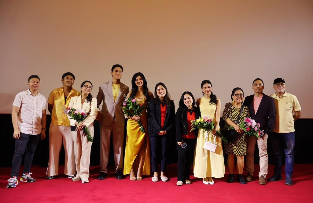riseartistsph's tweet photo. More snaps from the fun and kilig filled special screening of #HalfMates! 💛

Huge congrats to our #KaoMiah and #KarinaBaustista! 🧡 #TeamRise is mighty proud of you guys! 🤗

#HalfMates this OCTOBER 18 on ABS-CBN Youtube! 👀 https://t.co/NoIyP7GxoS