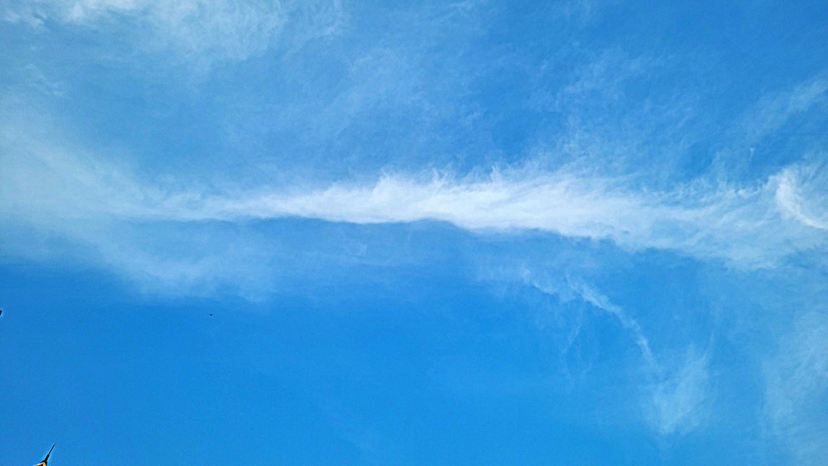 tanboy2005's tweet photo. @HieiriS Beatiful sky🐧 https://t.co/di7jhuoiA0
