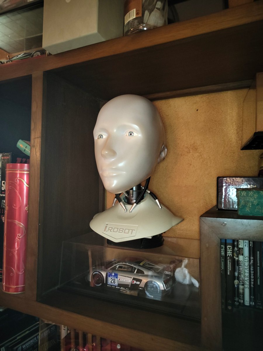 albertdevanves's tweet photo. Quand t'es chez ton oncle et qu'il te demande de pas critiquer la déco https://t.co/4pj0saWLEb