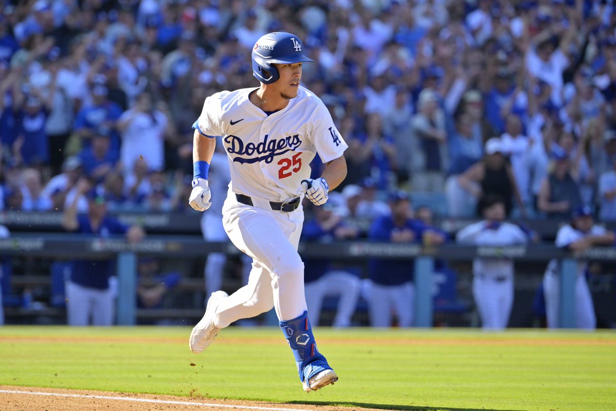 DMAC_LA's tweet image. Tommy Edman leads the Dodgers this postseason in hits (9), batting average (.321), and stolen bases (3). 

He's seamlessly stepped in at shortstop for the injured Miguel Rojas, and has played the position at a high level. 

Where would this team be without Tommy Edman?