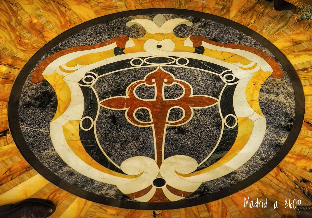 Ayer reabrió la iglesia del convento de las Comendadoras de Santiago después de muchos años cerrada, unos 18 según nos comentó uno de los asistentes. Se celebró la bendición de la iglesia y aprovechamos para contemplar como ha quedado después de su rehabilitación. Está magnífica.