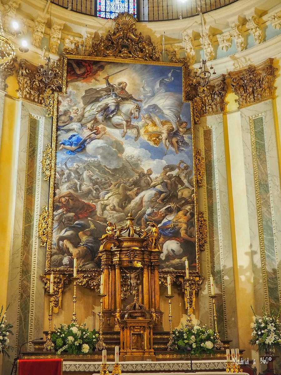 madrida360's tweet photo. Ayer reabrió la iglesia del convento de las Comendadoras de Santiago después de muchos años cerrada, unos 18 según nos comentó uno de los asistentes. Se celebró la bendición de la iglesia y aprovechamos para contemplar como ha quedado después de su rehabilitación. Está magnífica. https://t.co/TeVod33jmt