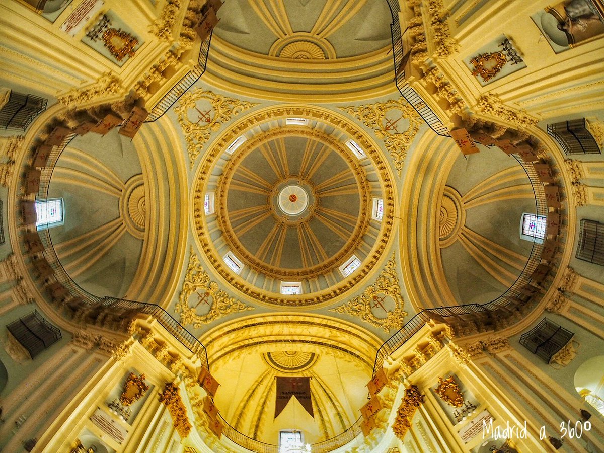 madrida360's tweet photo. Ayer reabrió la iglesia del convento de las Comendadoras de Santiago después de muchos años cerrada, unos 18 según nos comentó uno de los asistentes. Se celebró la bendición de la iglesia y aprovechamos para contemplar como ha quedado después de su rehabilitación. Está magnífica. https://t.co/TeVod33jmt