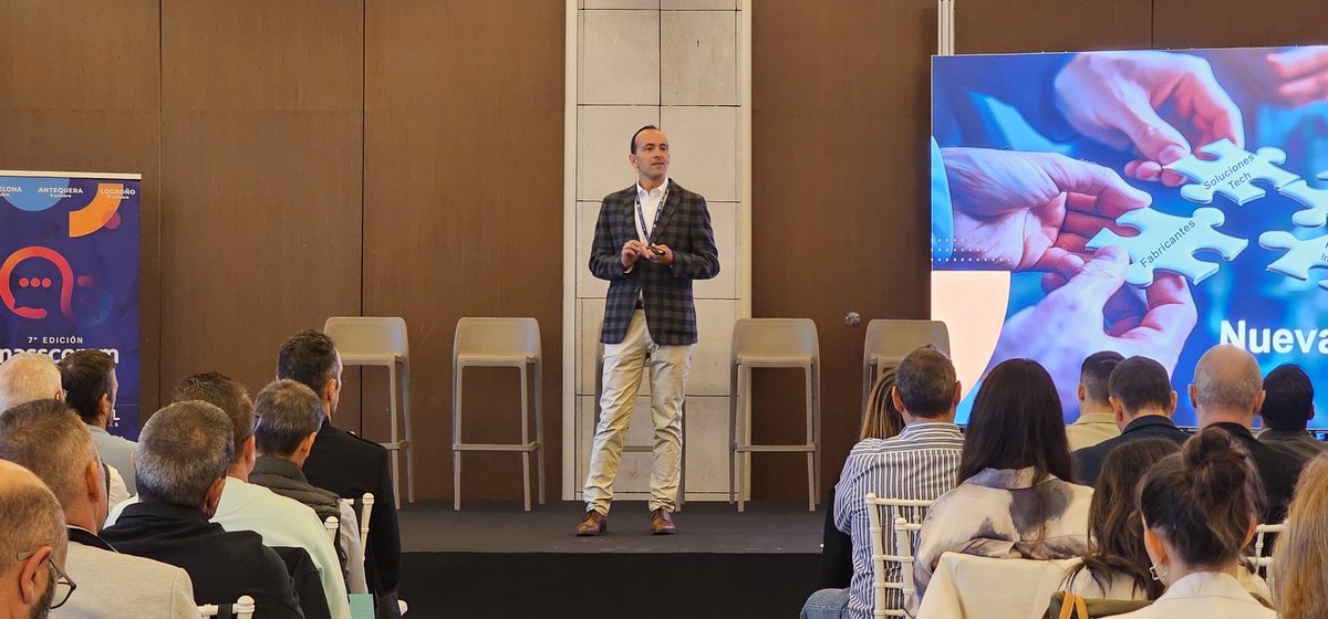 En #MasscommSummit24 Logroño, Raúl Marín, nuestro Director Comercial, nos presenta las últimas novedades y servicios de <a href="/Masscomm/">Top Cat</a>. ¡Seguimos impulsando la innovación y conectividad en el sector! 📷📷 #Innovación #Logroño #Tecnología