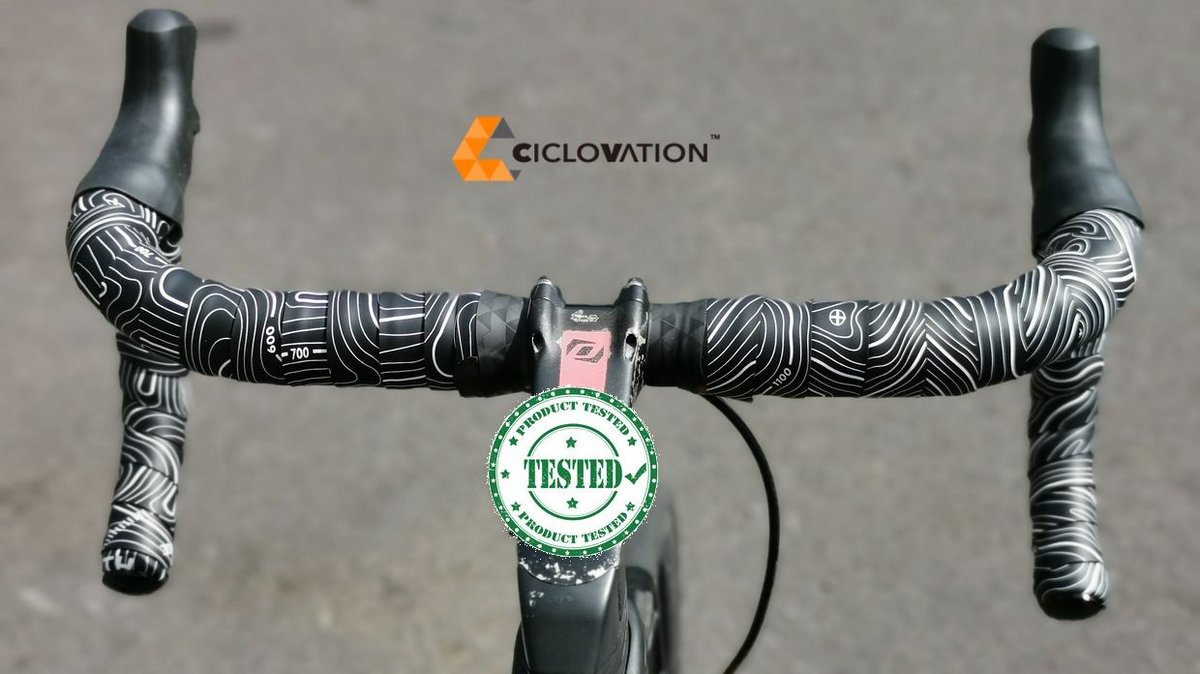 tech-cycling.it/ciclovation-na… Test di questo nastro dalle grafiche molto suggestive. Lo spessore di 3 mm, l’esterno in lorica e l’interno in schiuma poliuretanica laminata multistrato garantiscono eccellente comfort e funzionalità, con qualità di lunga durata. Un “Signor Nastro”.