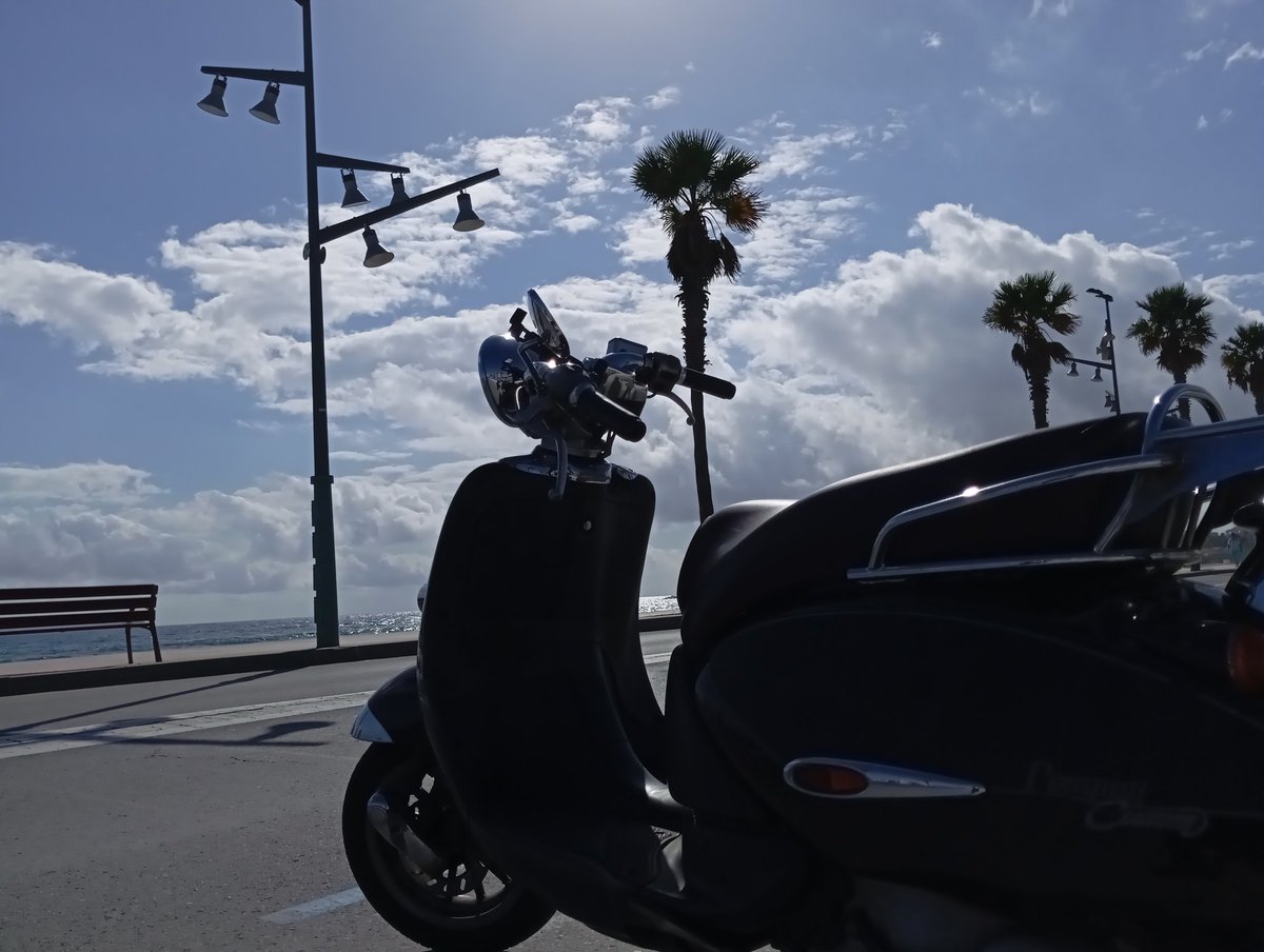 He decidido que mañana será mi último día en Twitter

Hace días que lo ando diciendo como ya sabéis, no paso por un buen momento, de hecho he tenido que pedir ayuda, esto no es una tontería de hace dos días.

No puedo con tanto odio, tanta hipocresía y miseria