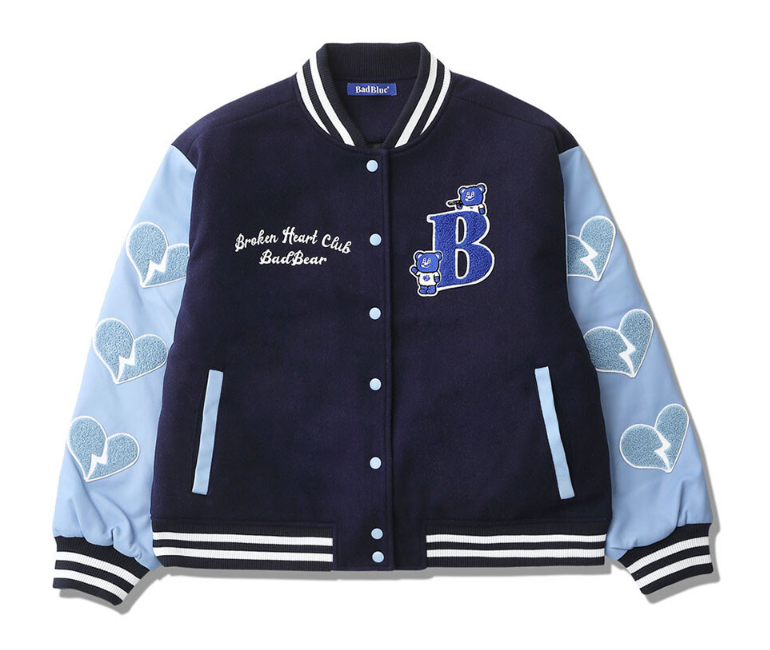 IDOL_ALLDAY's tweet image. ▶ 셀럽 : 진권
▶ 어디 : 241008 진권 개인 인스타그램
▶ 브랜드 : 자켓 - 배드블루 (BAD BLUE)
▶ 모델명 : BadBear Varsity Jacket Navy

#JINKWON