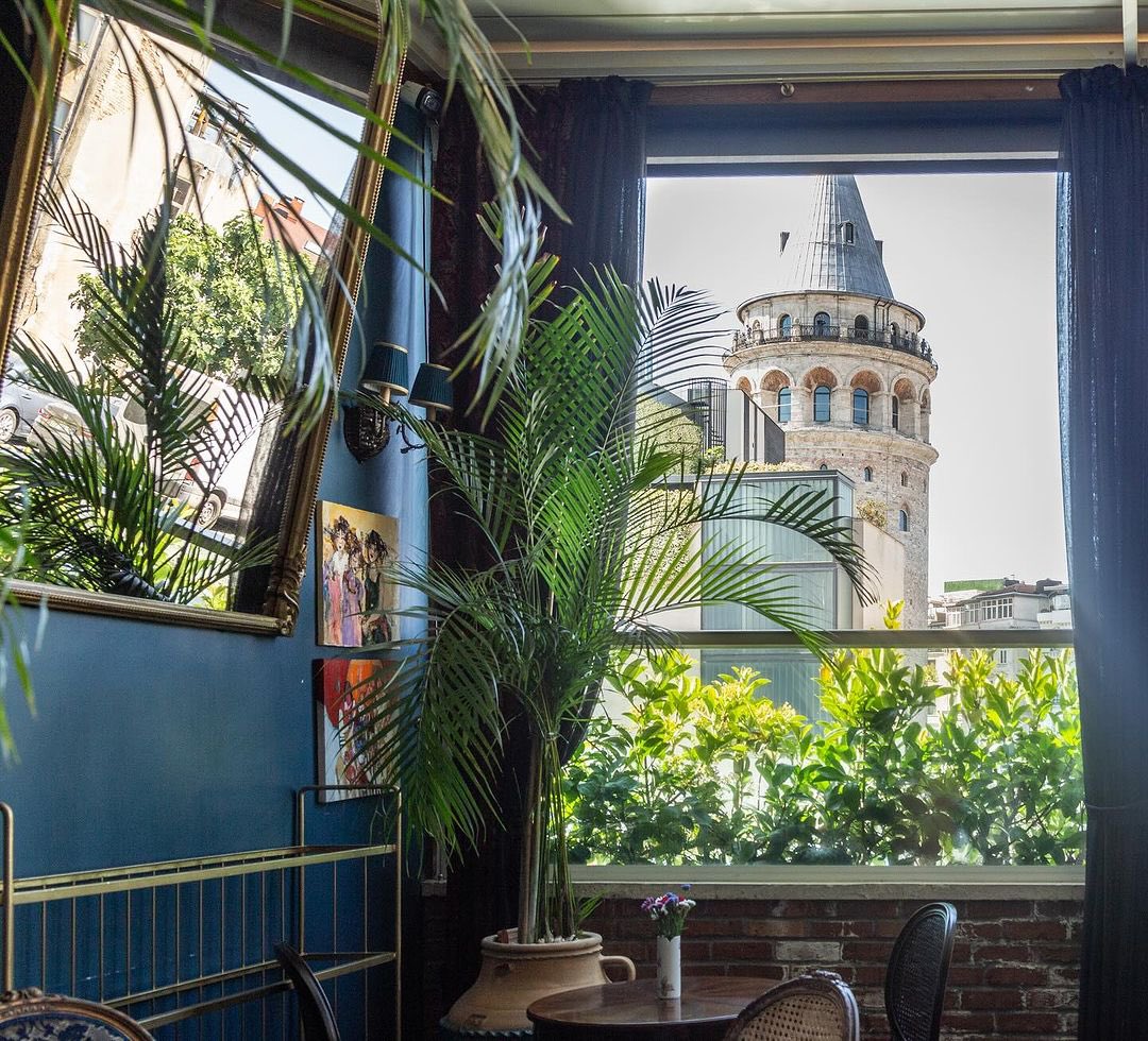A lodging experience where every corner is filled with history...
📍Meroddi Barnathan Hotel
 ✨Garden

#meroddihotels #meroddibarnathan #galata #beyoglu #hotel #boutique #boutiquehotel #history #hospitality
