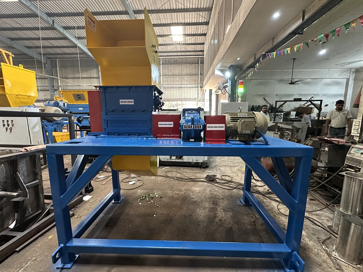 SMS_Hydrotech's tweet image. Pet Bottle Twin Shaft Shredder for Plastic Waste #plasticrecycling #shredder #shreddermachine #SDGs #ewaste #plasticpollution smshydro.com
