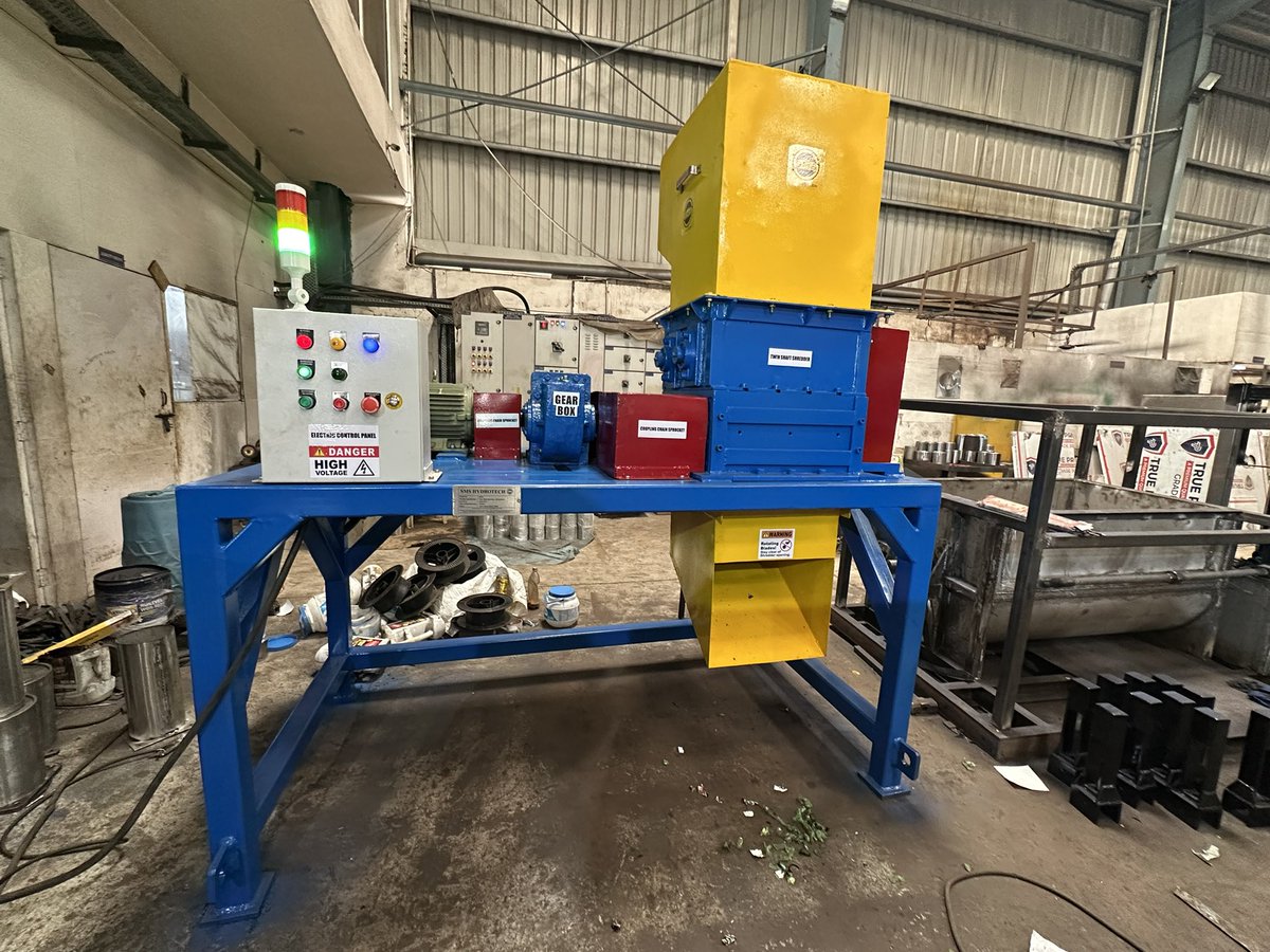 SMS_Hydrotech's tweet image. Pet Bottle Twin Shaft Shredder for Plastic Waste #plasticrecycling #shredder #shreddermachine #SDGs #ewaste #plasticpollution smshydro.com