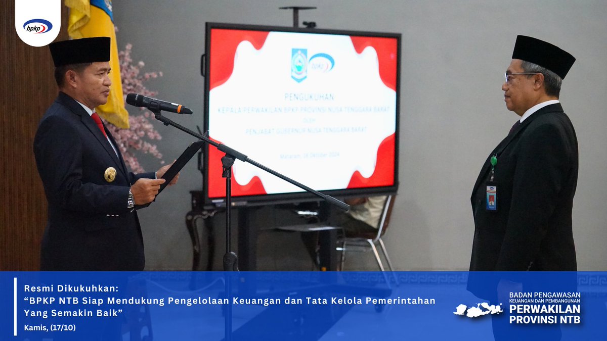 bpkp_ntb's tweet photo. Hai Sobwas Terdepan,

Sesuai dengan motto, ”Hadir dan Bermanfaat“, BPKP terus melakukan pengawalan akuntabilitas keuangan dan pembangunan yang relevan dengan kebutuhan saat ini maupun menjawab tantangan di masa mendatang, baik secara nasional maupun regional, khususnya di Provinsi NTB.

“Di tahun 2024 ini, kami telah menetapkan dan melaksanakan sebagian Agenda Prioritas Pengawasan (APP) tahun 2024 yang terdiri dari 6 sektor strategis, 14 tema, 47 topik pengawasan dan juga terkait isu-isu kewilayahan yang ada di Provinsi NTB,” ujar Deputi Kepala BPKP Bidang Pengawasan Instansi Pemerintah Bidang Perekonomian dan Kemaritiman, Bapak Aryanto Wibowo pada saat memberikan sambutan dalam acara Pengukuhan Kepala Perwakilan BPKP Provinsi NTB, Bapak Mudzakir.

Pengukuhan Kepala Perwakilan BPKP Provinsi NTB, Bapak Mudzakir dilakukan secara langsung oleh Penjabat Gubernur NTB, Bapak Hassanudin dan berjalan dengan khidmat.

Kegiatan yang berlangsung di Pendopo Tengah Kantor Gubernur NTB pada Rabu (16/10) tersebut, dihadiri oleh Deputi Kepala BPKP Bidang Pengawasan Instansi Pemerintah Bidang Perekonomian dan Kemaritiman, Bapak Aryanto Wibowo dengan didampingi Direktur Pengawasan Bidang Kerja Sama Investasi dan Pembiayaan Pembangunan, Bapak Gumbira Budi Purnama. Selain itu hadir pula jajaran Forkompinda NTB, jajaran Pemerintah Provinsi NTB, para Kepala Instansi Vertikal di Provinsi NTB dan juga para Kepala atau Direktur Utama BUMN/BUMD di Provinsi NTB.

Dalam sambutannya, Penjabat Gubernur NTB, Bapak Hassanudin menegaskan bahwa selama ini BPKP telah menjadi mitra strategis bagi Pemerintah Daerah dalam pengelolaan keuangan daerah, dan telah aktif mengawal program-program Pemerintah Pusat yang ada di Provinsi NTB.

“Sekali lagi kami ucapkan selamat bertugas untuk Saudara Mudzakir, semoga dapat memperkuat kerja sama yang telah terjalin dengan sangat baik, dan terus menjalin koordinasi dan sinergi yang solid dengan seluruh elemen di daerah, mulai dari Pemerintah Provinsi, Forkompinda, BPK, Bupati dan Walikota, hingga Instansi Vertikal, BUMN, dan BLUD.” tambahnya.

#bpkpntbterdepan
#HadirBermanfaat