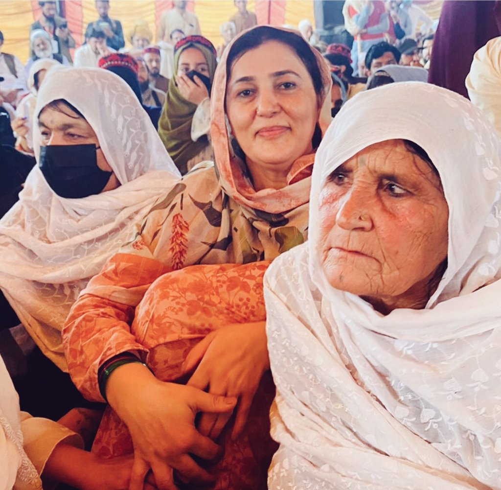 QandiSafi's tweet photo. جرګي ته راغلي د قدرمن @HanifPashteen_  
@GilamanPashten  د خدای بخلی افغان آتل  مور جانه https://t.co/2hl7o4HD90