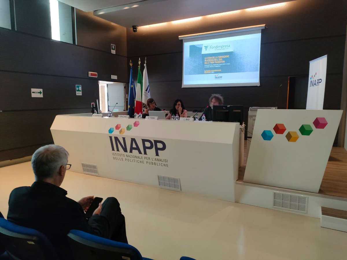 InappGov's tweet photo. Con i saluti del DG #INAPP, Loriano Bigi, inizia il seminario 📍 La sfida della #formazione in azienda nell’era delle twin transition.
Introducono i lavori Valentina Ferri e Maurizio Bernava (#Fondimpresa).

▶️ https://t.co/cukBegYyZP

#17ottobre https://t.co/PXaDwlbk6T