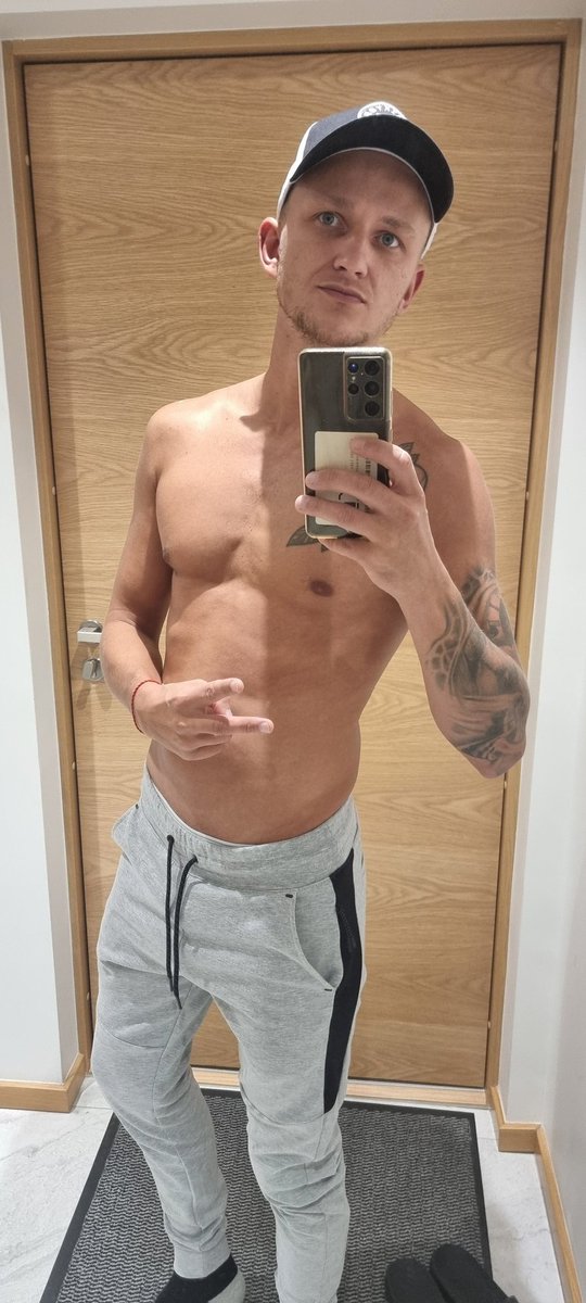 MarioBlackstar's tweet photo. Wait u 😈🤤#gay #b8 #atlet #horny https://t.co/nxUQJEfOWH